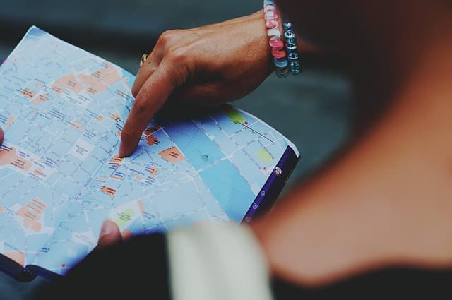 North America Travel Guides: Cities, Nature and Roads